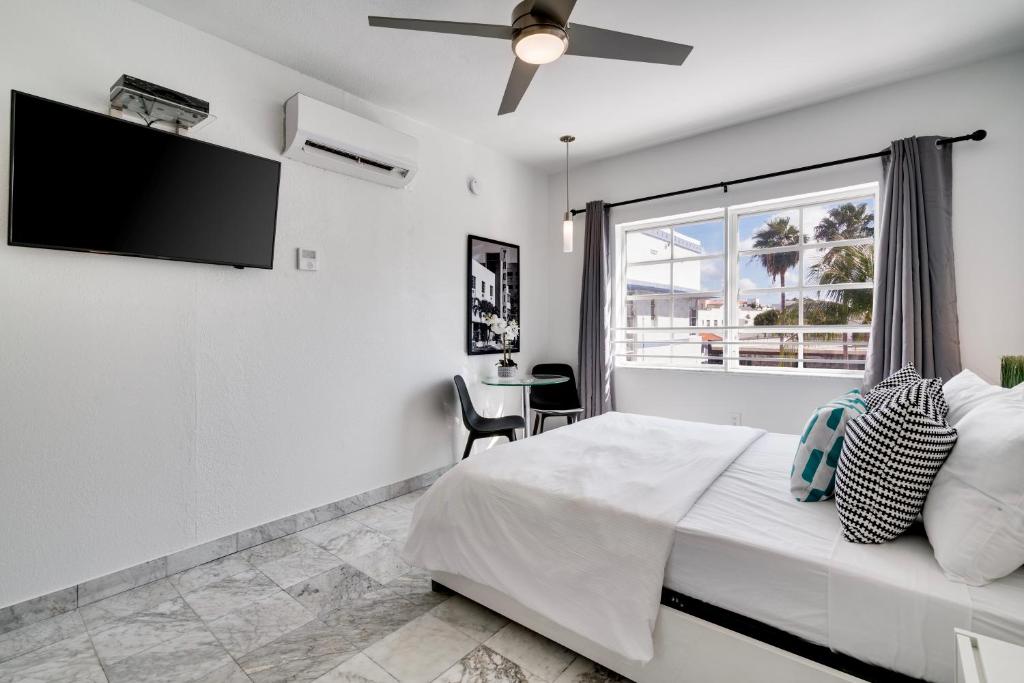 Best Beach Location - Wi-Fi, TV & Amenities photo