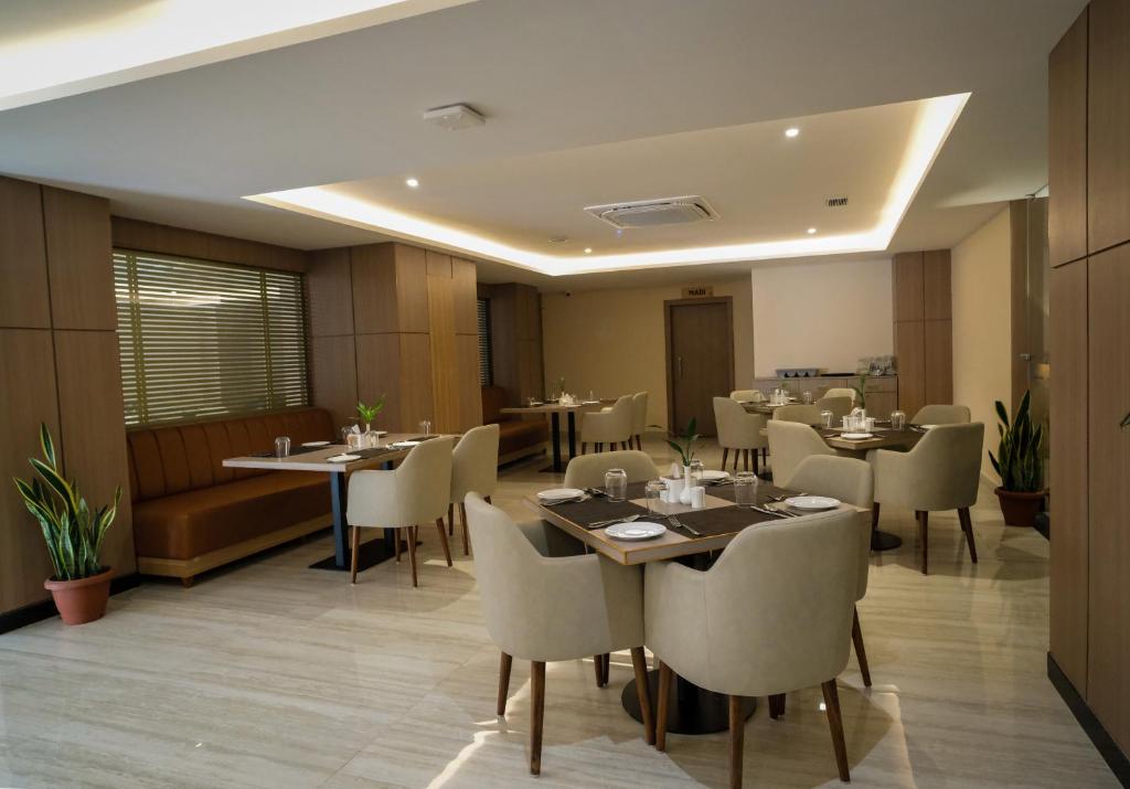 Posezení v ubytování Siddhartha Hotel Damauli