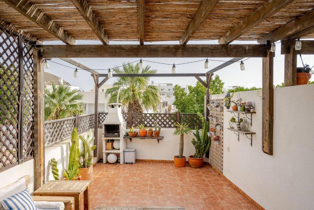 Μπαλκόνι ή βεράντα στο Alzeina, casa con mucho encanto a 300mtr de la playa