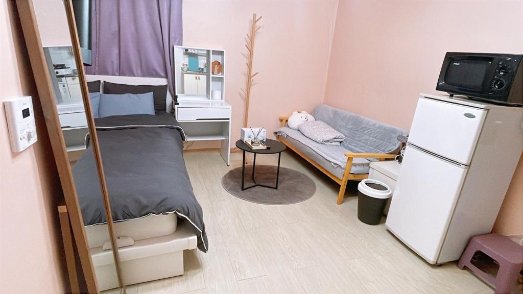 Ellen House - Double Room With Private Bathroom