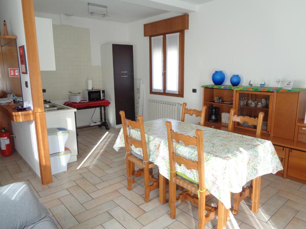 Kuchnia lub aneks kuchenny w obiekcie Casa di Chiara vicino Venezia e Aeroporto VCE