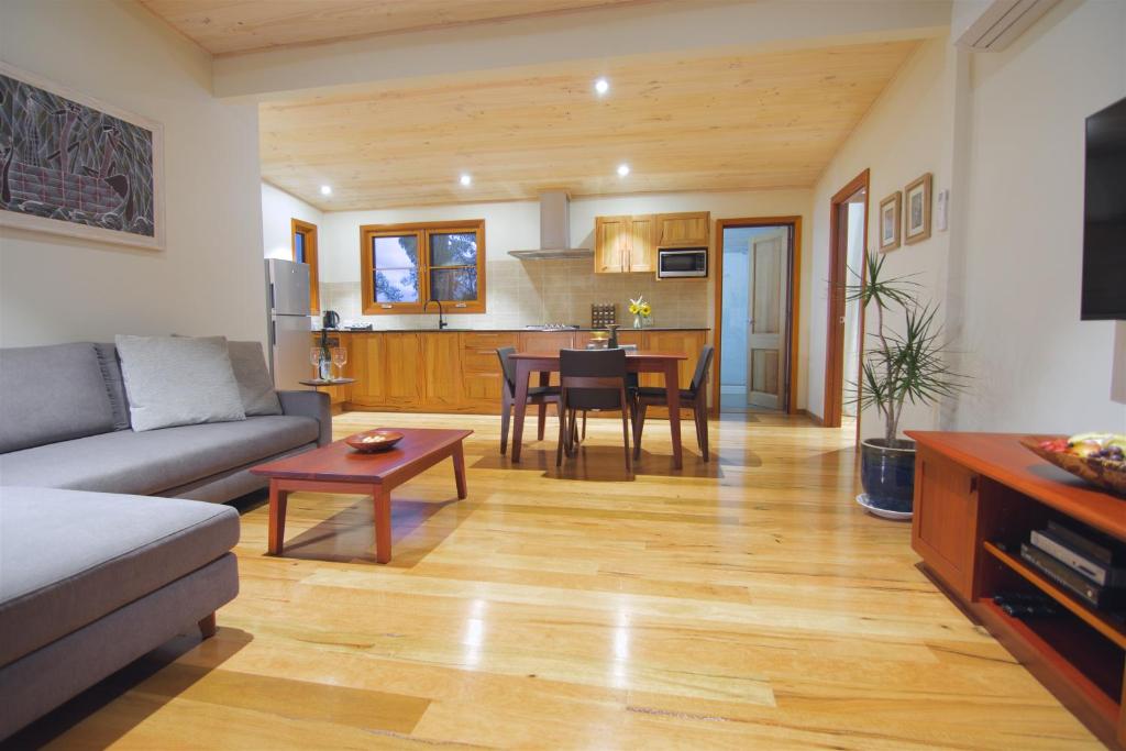 Kuchyň nebo kuchyňský kout v ubytování Aiyana Retreat