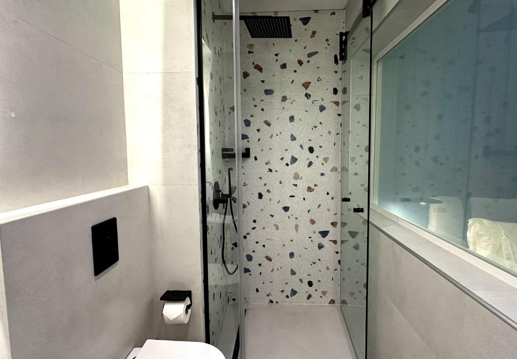 Koupelna v ubytování 10 Stories Hotel