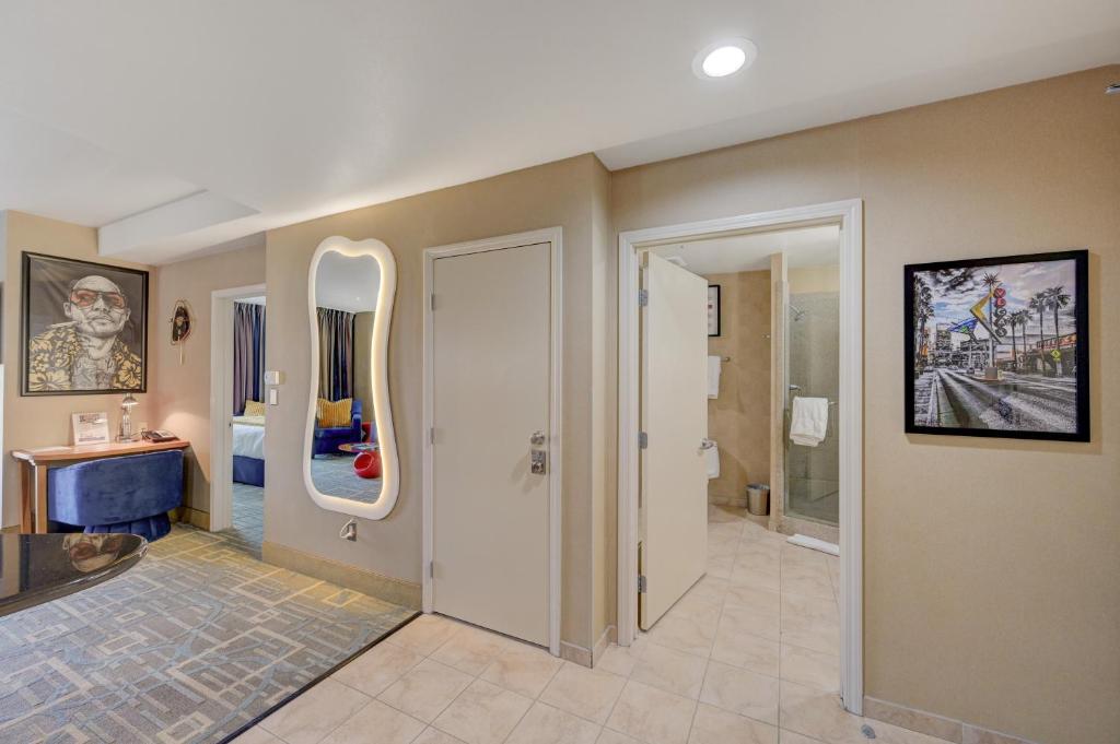 SPHERE IN 4K - Vintage Vegas Condo with Sphere and Strip Views! photo