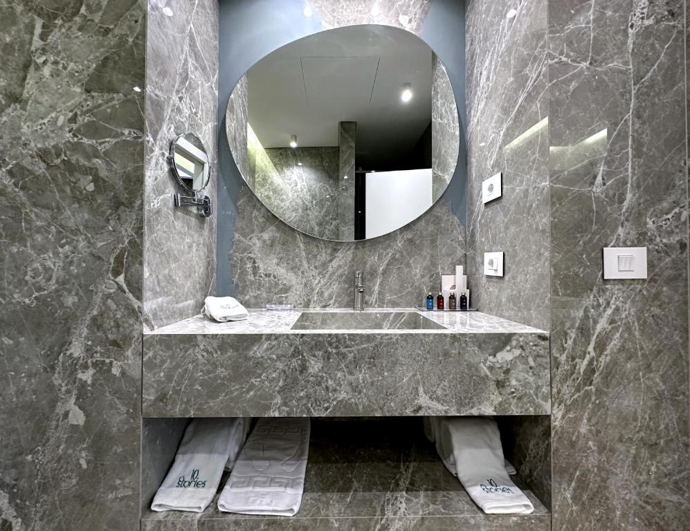 Koupelna v ubytování 10 Stories Hotel