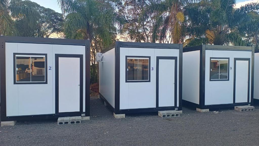 BBOX HOTEL - Parada Benedita - Housity