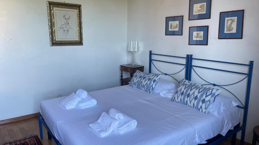 A bed or beds in a room at Discovering Florence