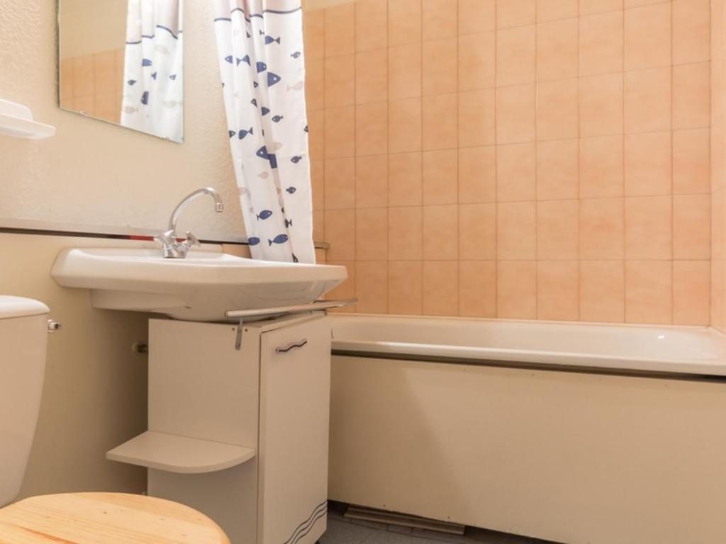Zdjęcie z galerii obiektu Studio confortable aux pieds des pistes avec balcon - FR-1-267-214 w mieście Villarembert