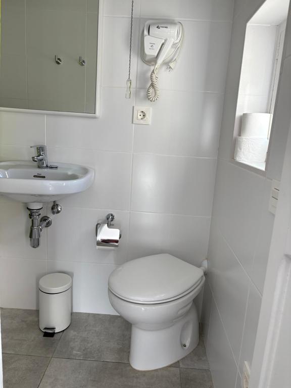 A bathroom at Villa Montserrat