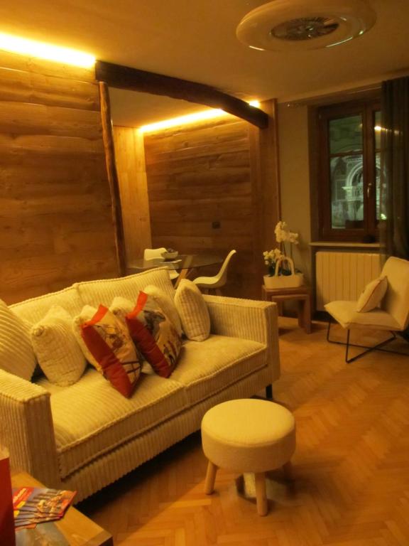 Khu vực ghế ngồi tại Aosta MaisonGnémaz