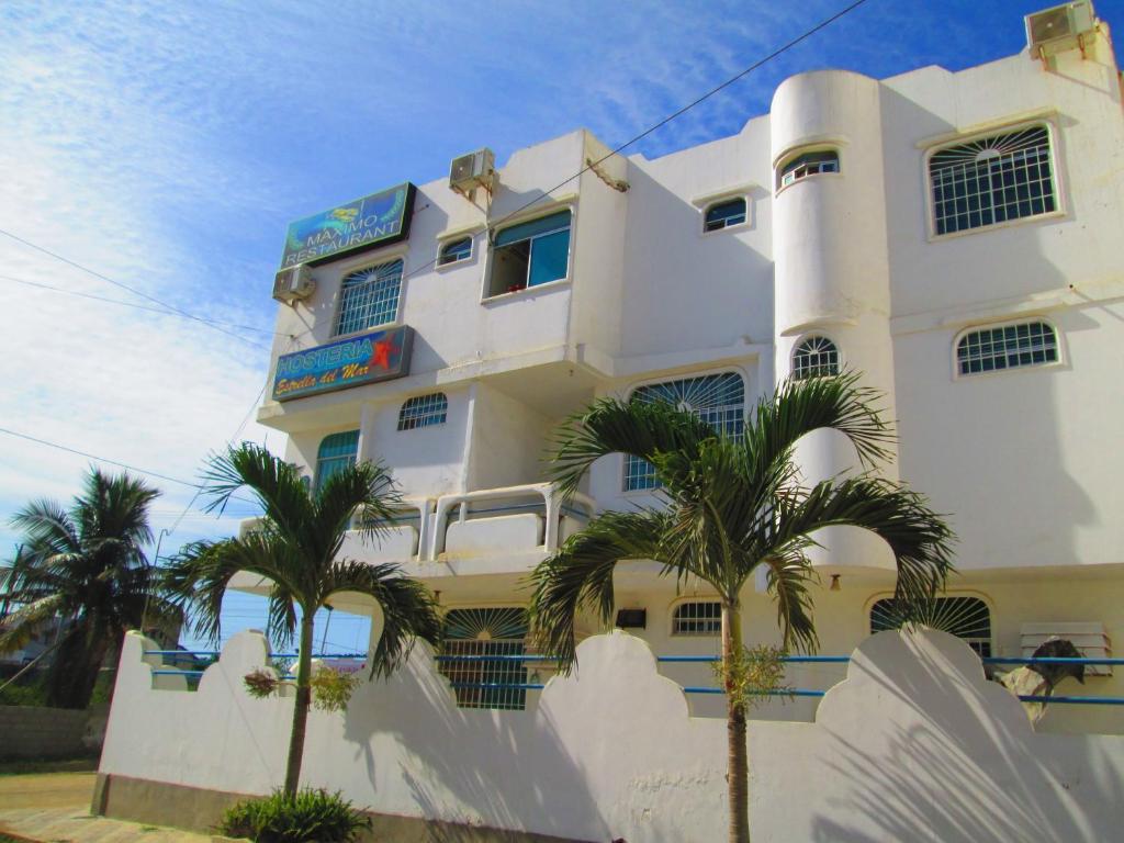 Edificio en el que se encuentra el hostal o pensión