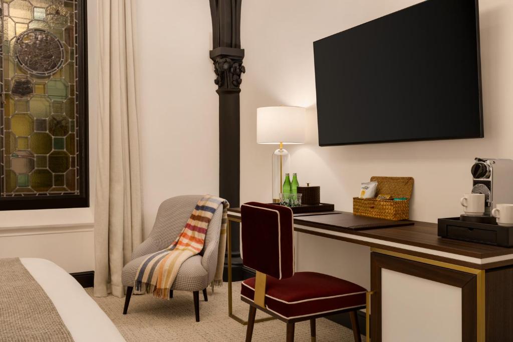 The Chemists Club Hotel photo