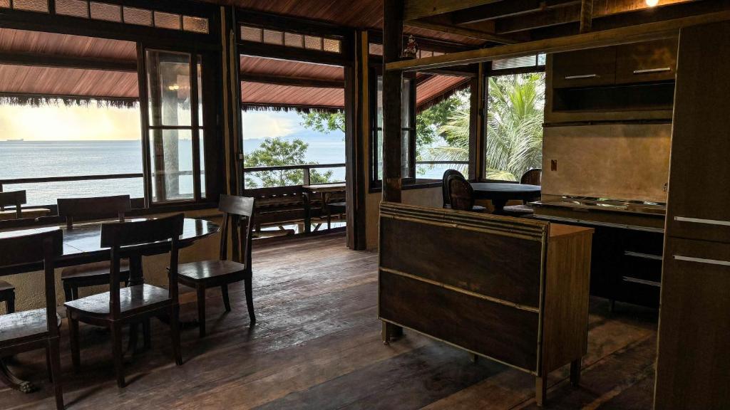 Köök või kööginurk majutusasutuses Glamping Sitio das Tartarugas