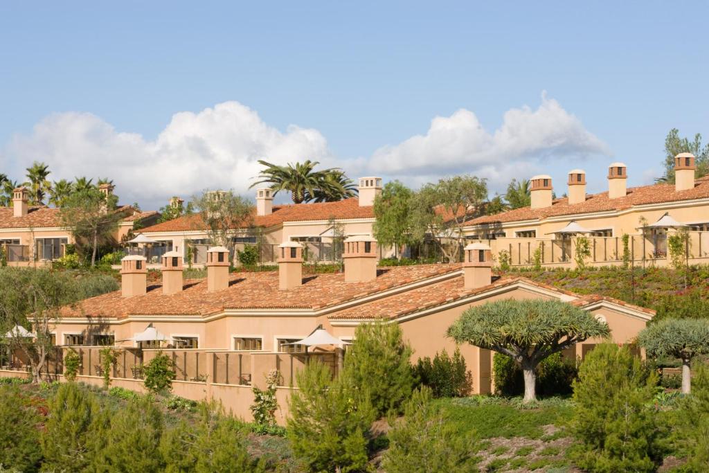 The Resort at Pelican Hill - Premium King Bungalow With Balcony - Ocean View