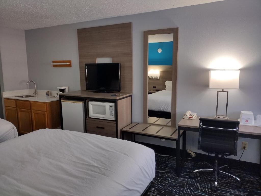 Baymont by Wyndham Duluth Spirit Mountain photo