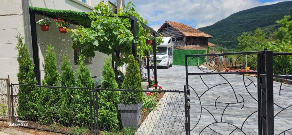 Nespecifikovaný výhled na hory nebo výhled na hory při pohledu z apartmánu