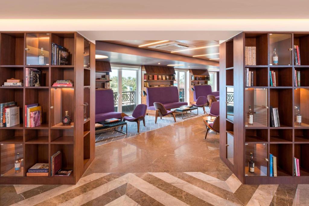 Posezení v ubytování Le Meridien Goa, Calangute