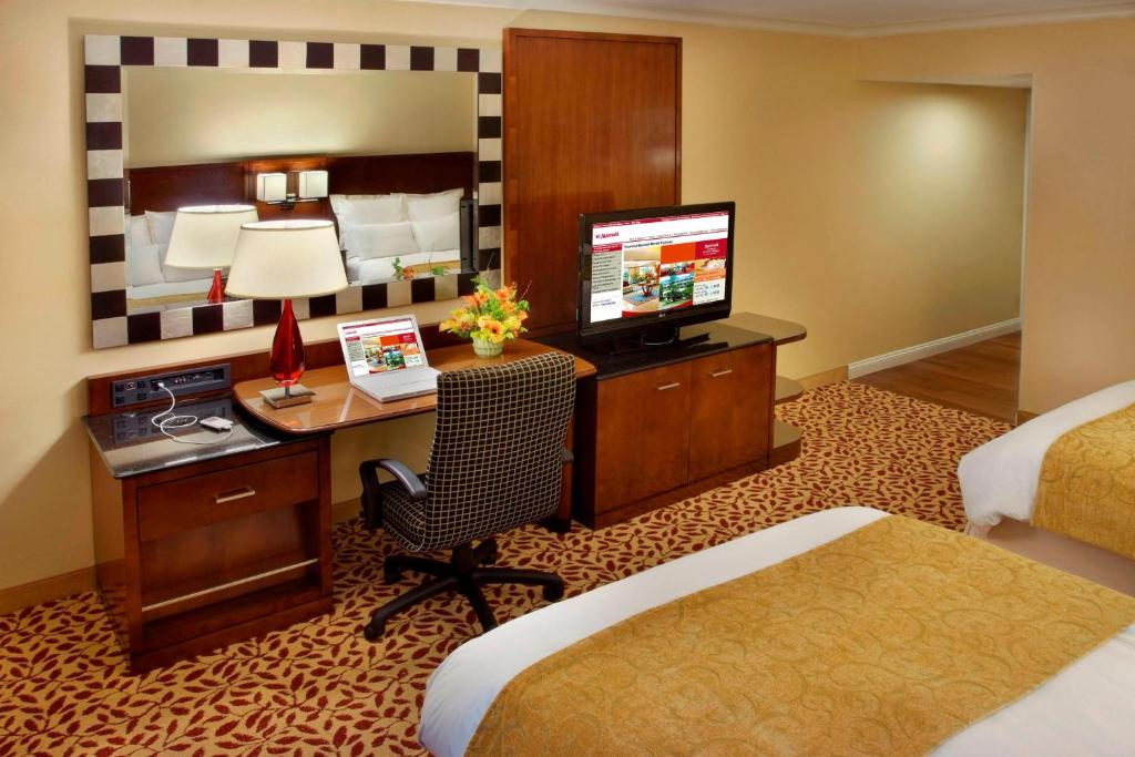 Trumbull Marriott Shelton - 