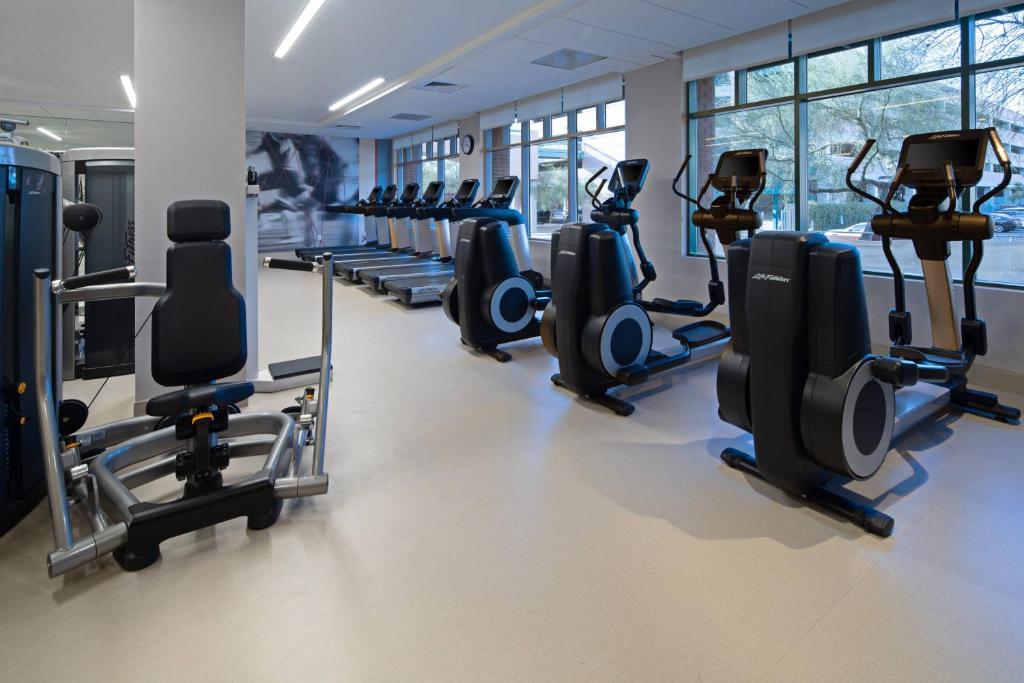 Fitness centrum a/nebo fitness zařízení v ubytování Tucson Marriott University Park