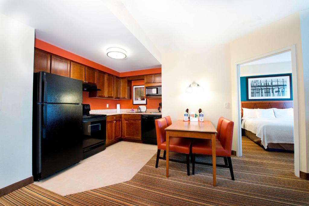 Residence Inn by Marriott Mississauga-Airport Corporate Centre West - Resim 42