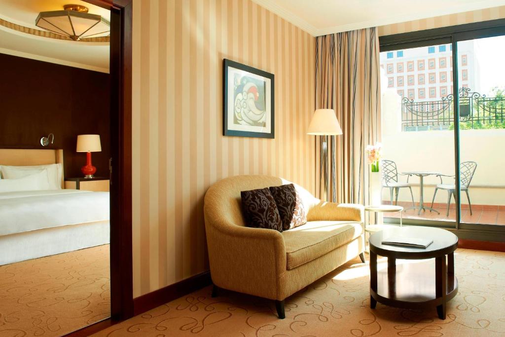 Postel nebo postele na pokoji v ubytování The Westin Valencia