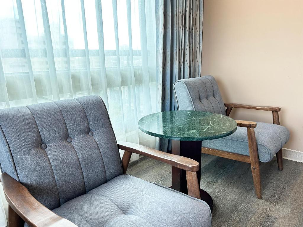 Posezení v ubytování Azure Hotel