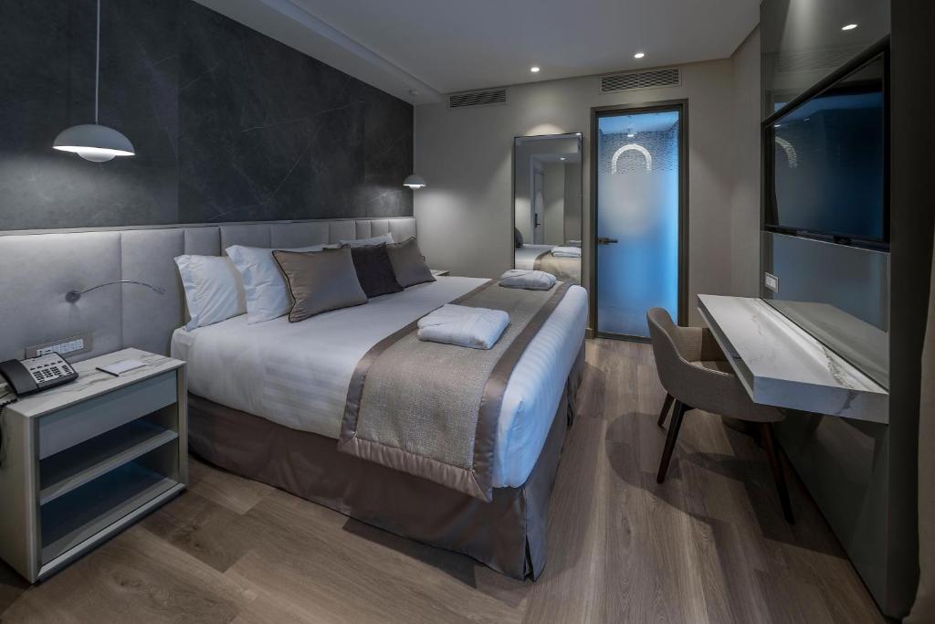 
Superior, Guest room, 1 King, City view
