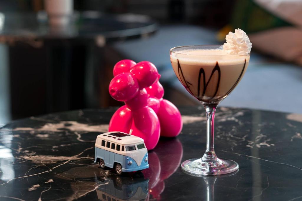 Moxy Portland Downtown photo