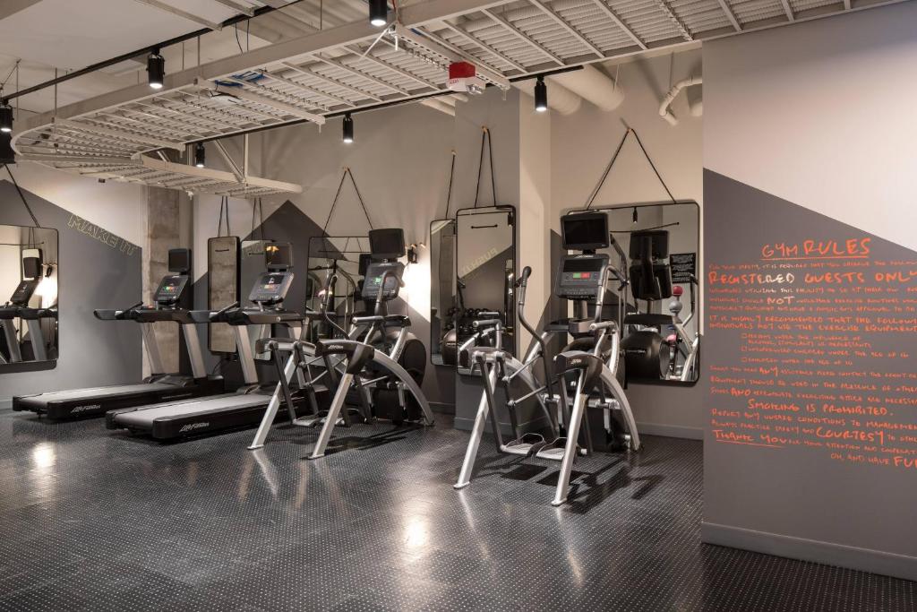 Moxy Portland Downtown photo