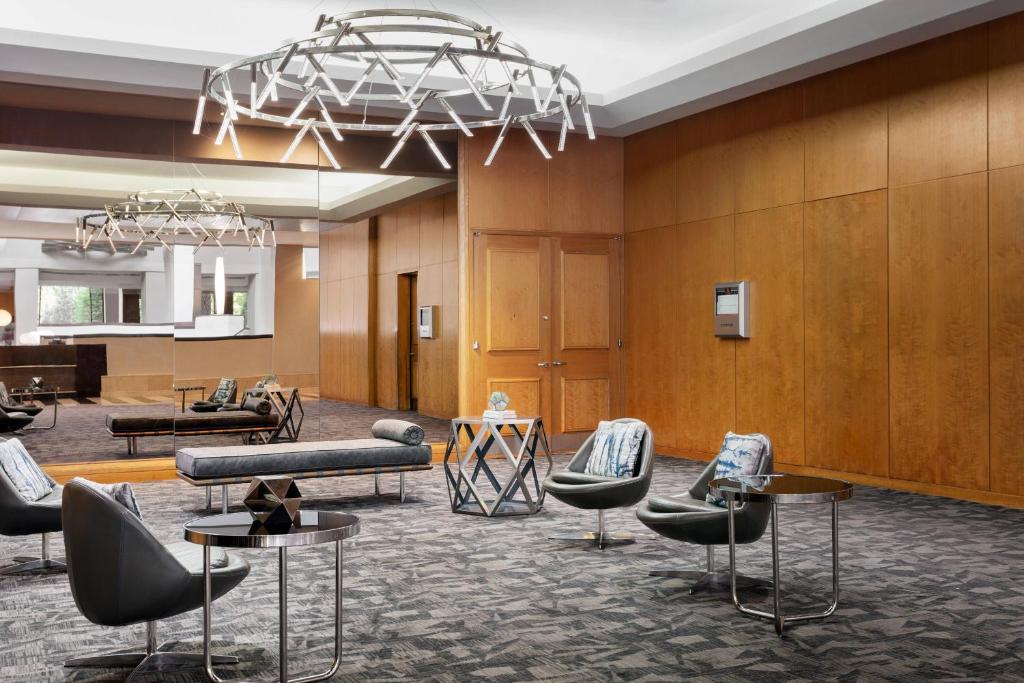 Posezení v ubytování Crystal Gateway Marriott