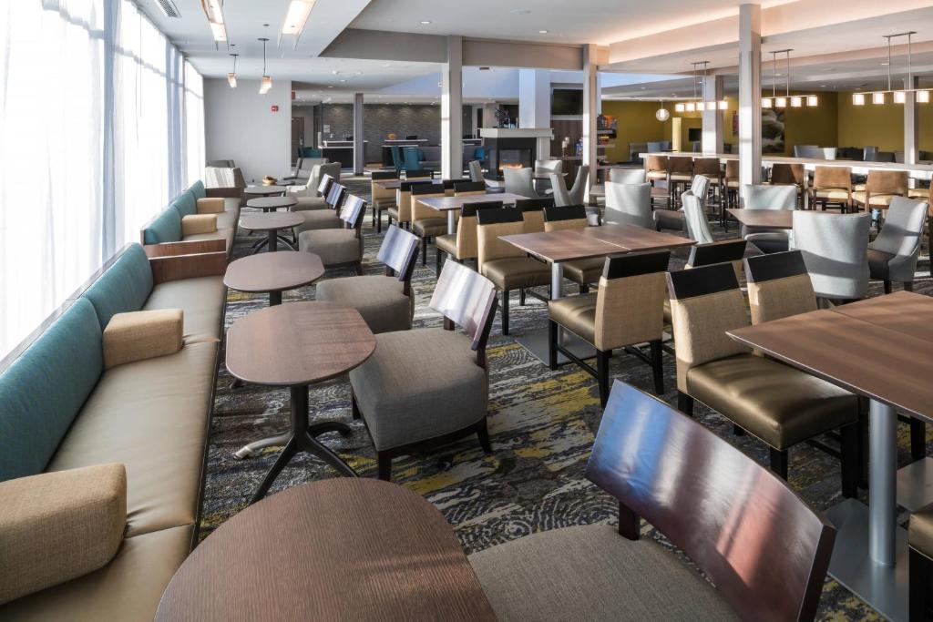 Χώρος καθιστικού στο SpringHill Suites by Marriott Fishkill
