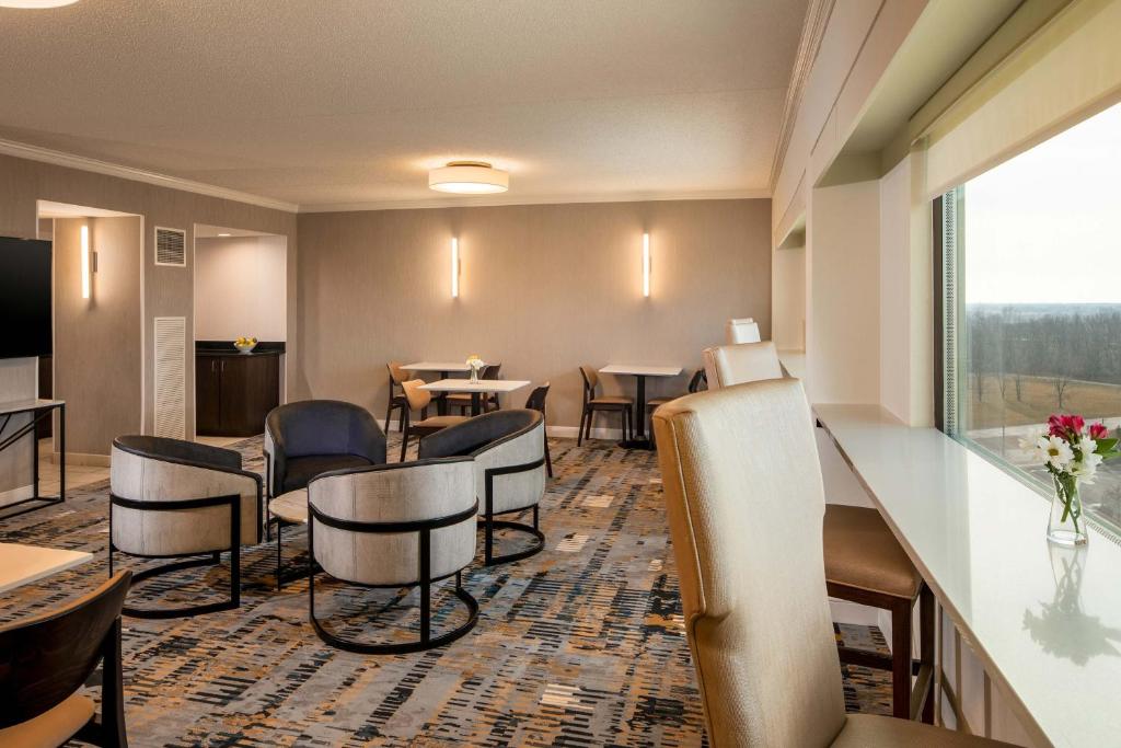 Sheraton Detroit Metro Airport - 