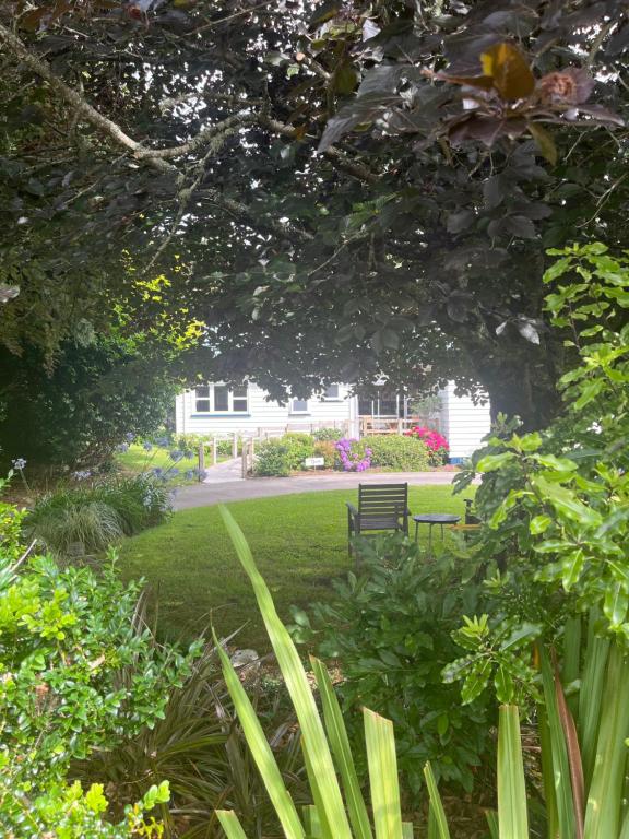 Cone Hill Farmstay - with bush and river walks - 80 sqm self contained - Resim 5