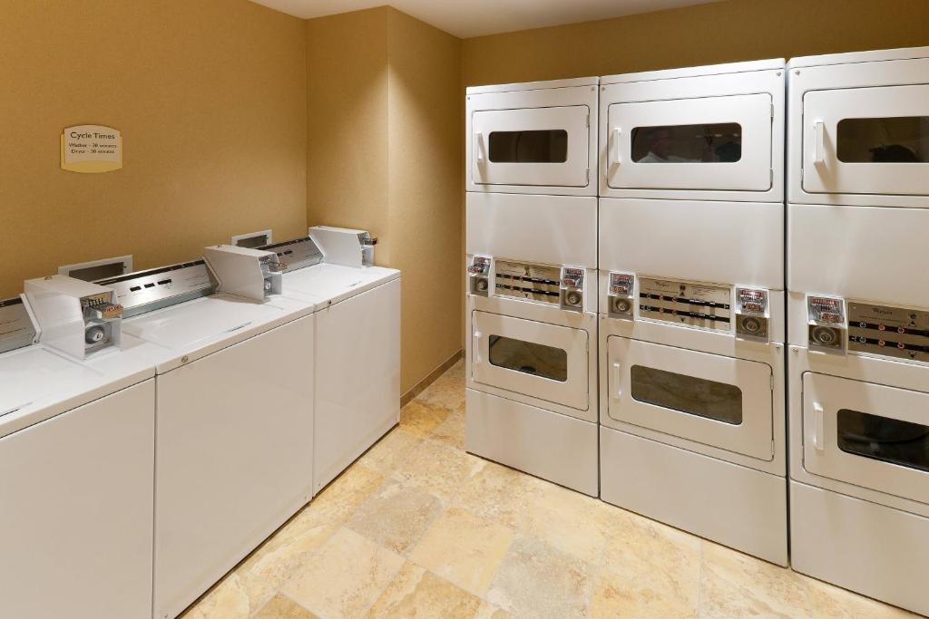 Kuchyň nebo kuchyňský kout v ubytování TownePlace Suites by Marriott Tucson Williams Centre
