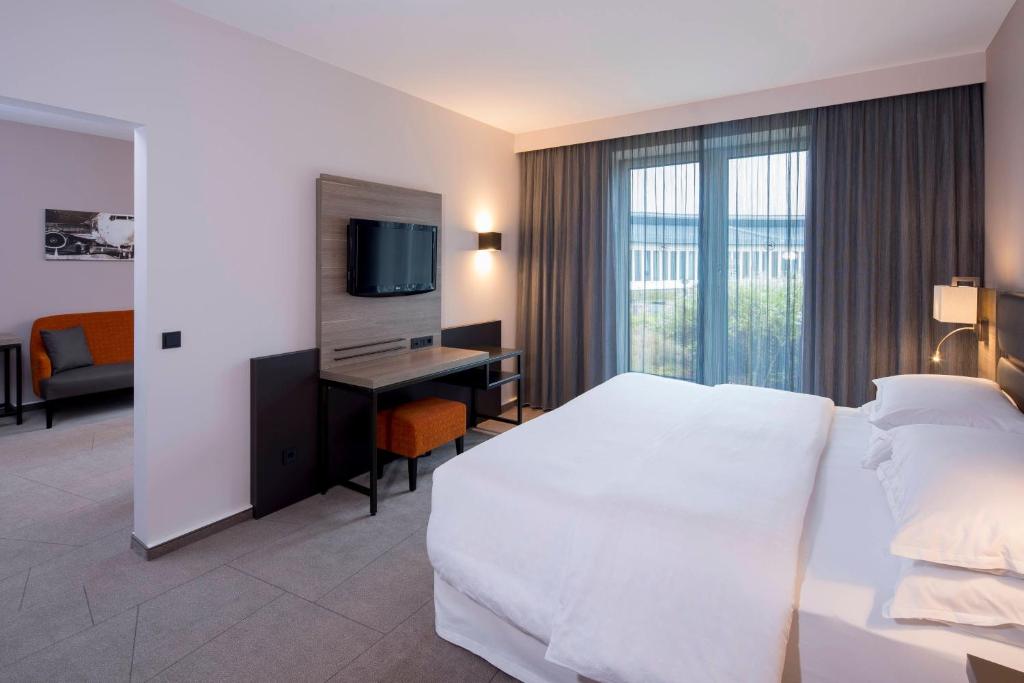 Sheraton Duesseldorf Airport Hotel - Resim 24