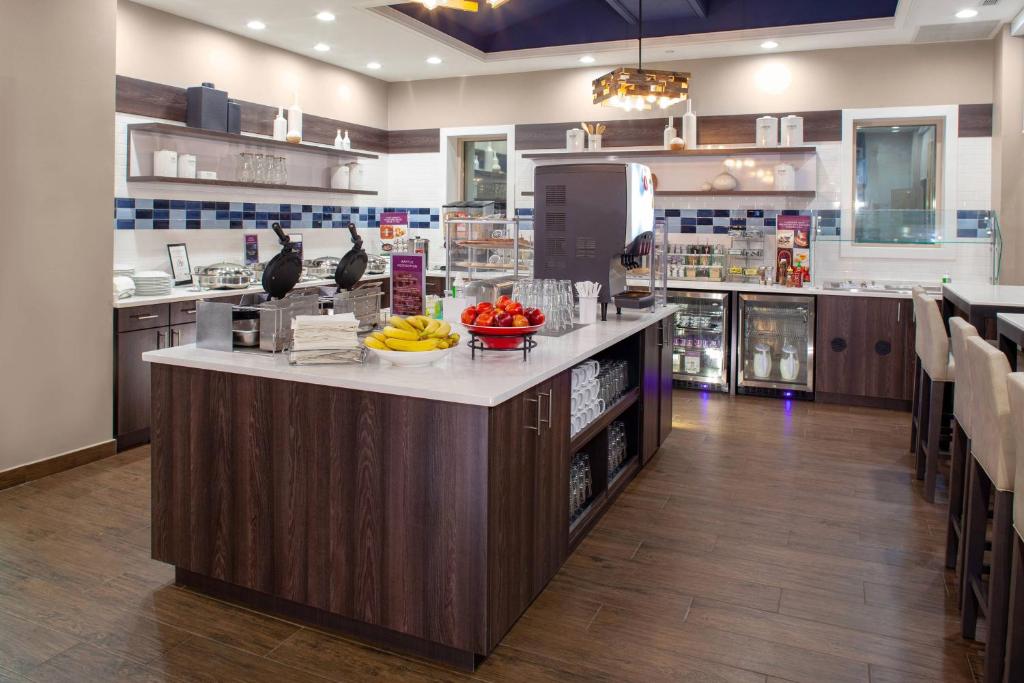 Residence Inn By Marriott Virginia Beach Oceanfront photo