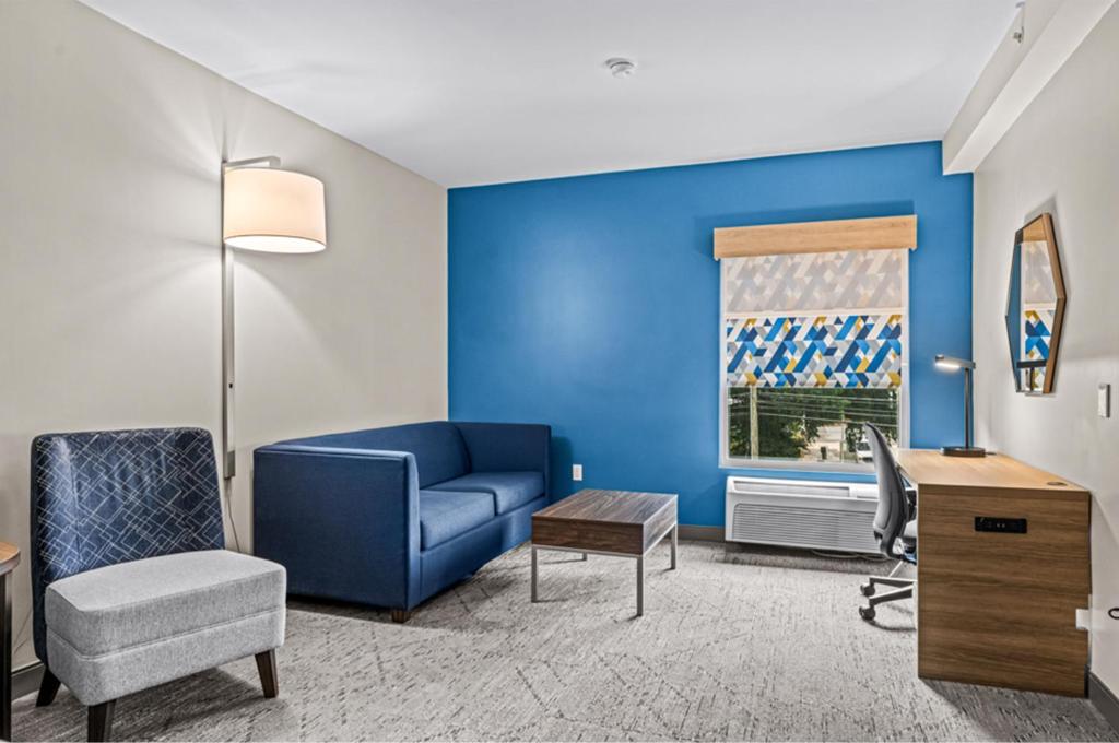 Holiday Inn Express Carneys Point New Jersey Turnpike Exit 1, an IHG Hotel - Suite Roi D'une Chambre Avec Salle De Bain Spa