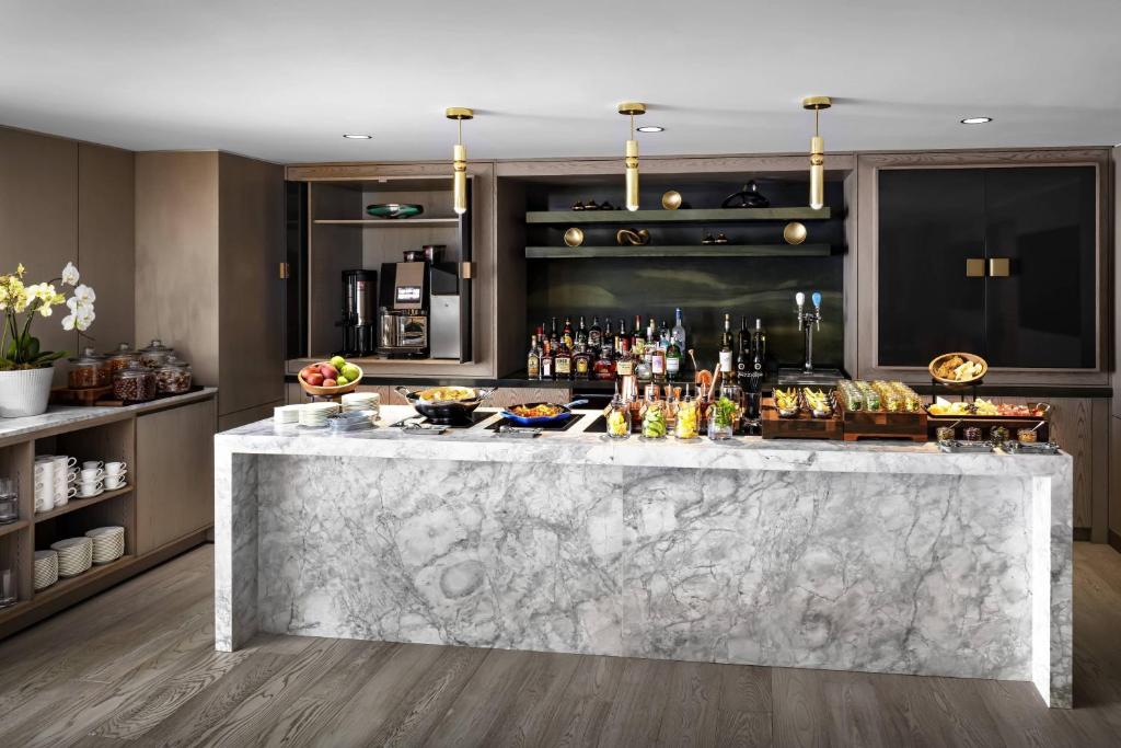 JW Marriott Edmonton ICE District - Resim 28