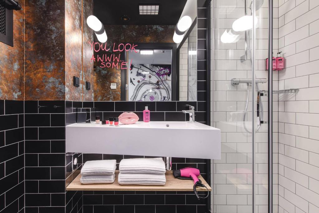 Moxy Poznań Airport - 14