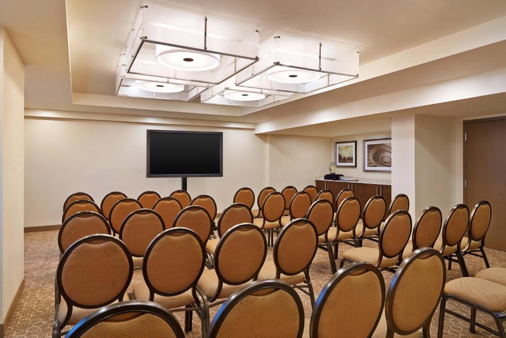 Sheraton Detroit Novi photo