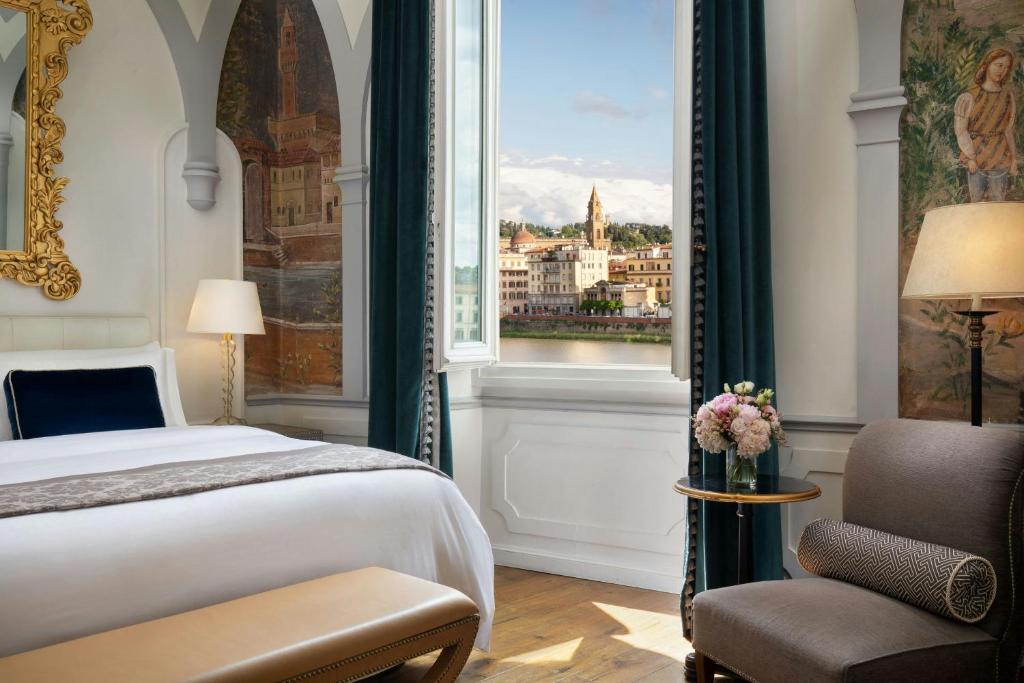 The St. Regis Florence - Deluxe King Suite With River View