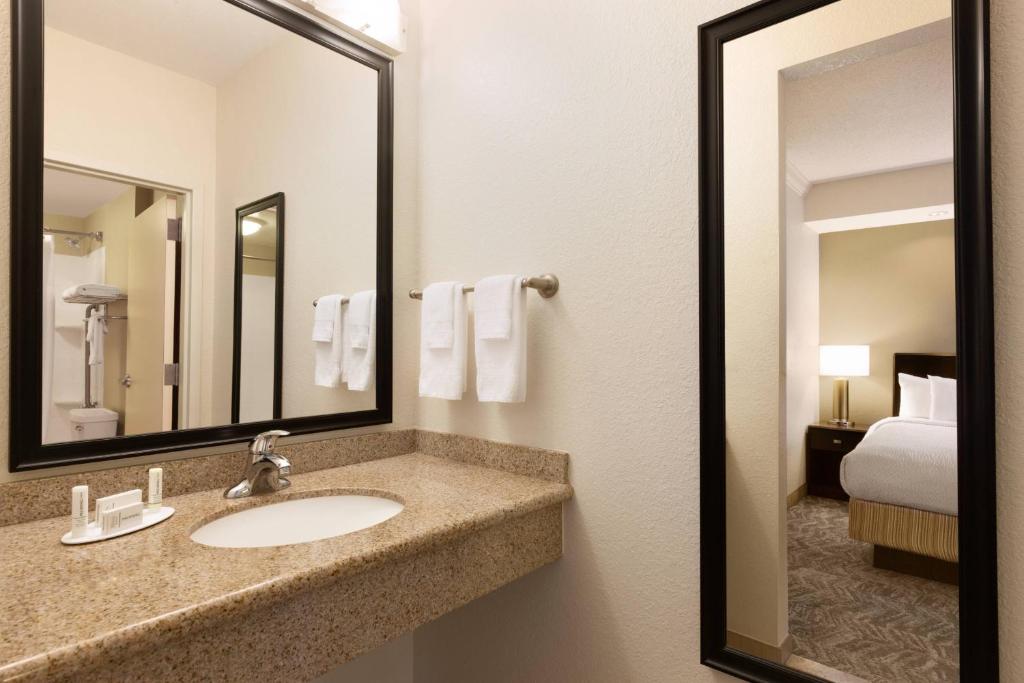 Springhill Suites by Marriott West Palm Beach I-95 photo