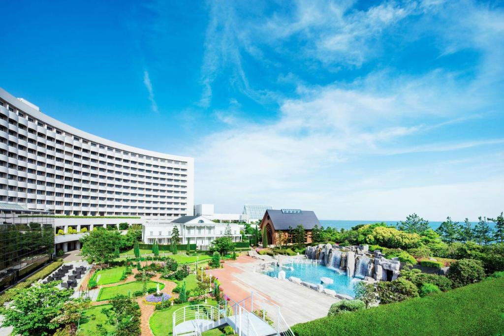 a resort with a pool and a water park at Sheraton Grande Tokyo Bay Hotel in Urayasu