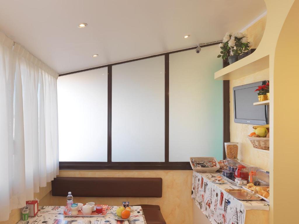 Hotel Arco Romana - Resim 26