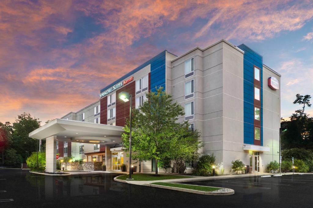 una representación del frente de un hotel en SpringHill Suites by Marriott Philadelphia Valley Forge&#47;King of Prussia, en King of Prussia