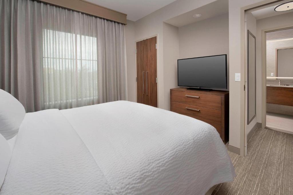 Postel nebo postele na pokoji v ubytování Residence Inn By Marriott Bend