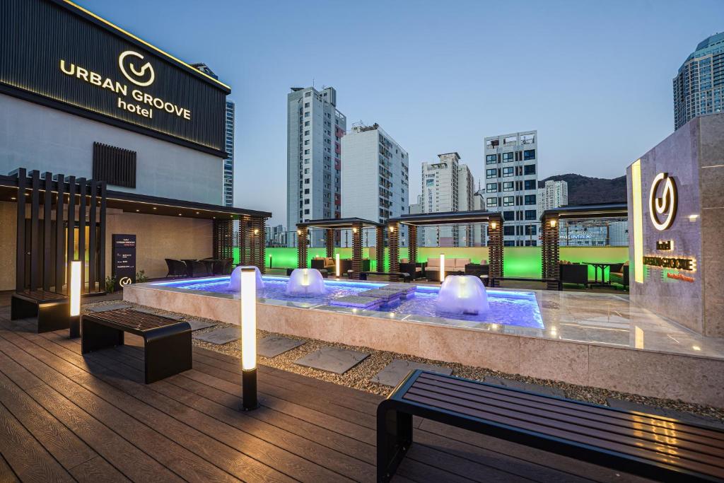 Bassein majutusasutuses Urban Groove Hotel Seomyeon või selle lähedal