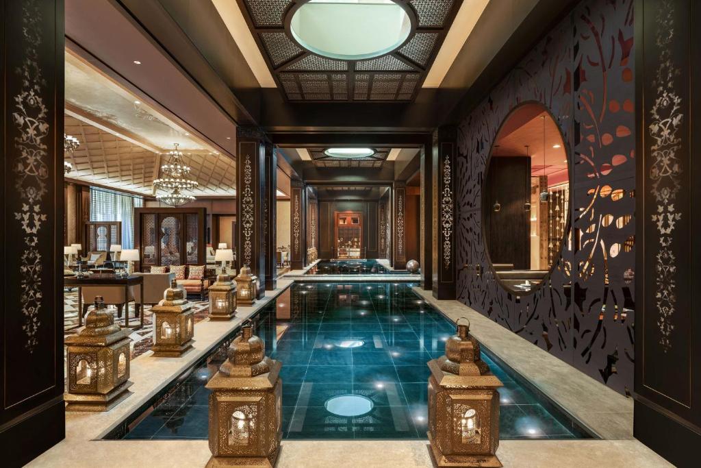 Bazén v ubytování The St. Regis Cairo nebo v jeho okolí