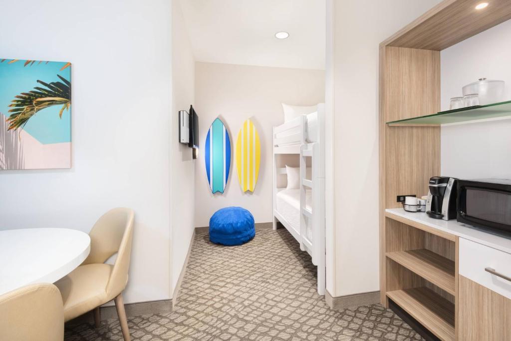 SpringHill Suites by Marriott Panama City Beach Beachfront photo