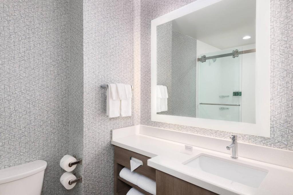 SpringHill Suites by Marriott Panama City Beach Beachfront photo